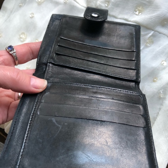 Authentic Chanel Black Leather Wallet - CLASSIC!  Super Soft Vintage EUC - Picture 13 of 15